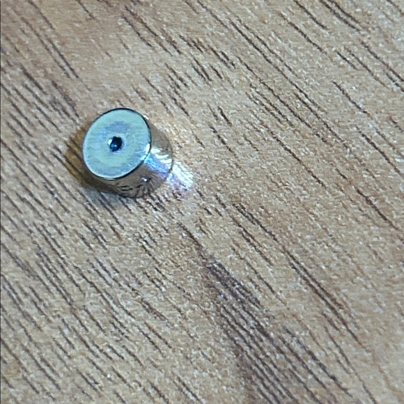 Brand New in Box Coach Silver Tone Heart Halo Stud  Earrings - Picture 9 of 11